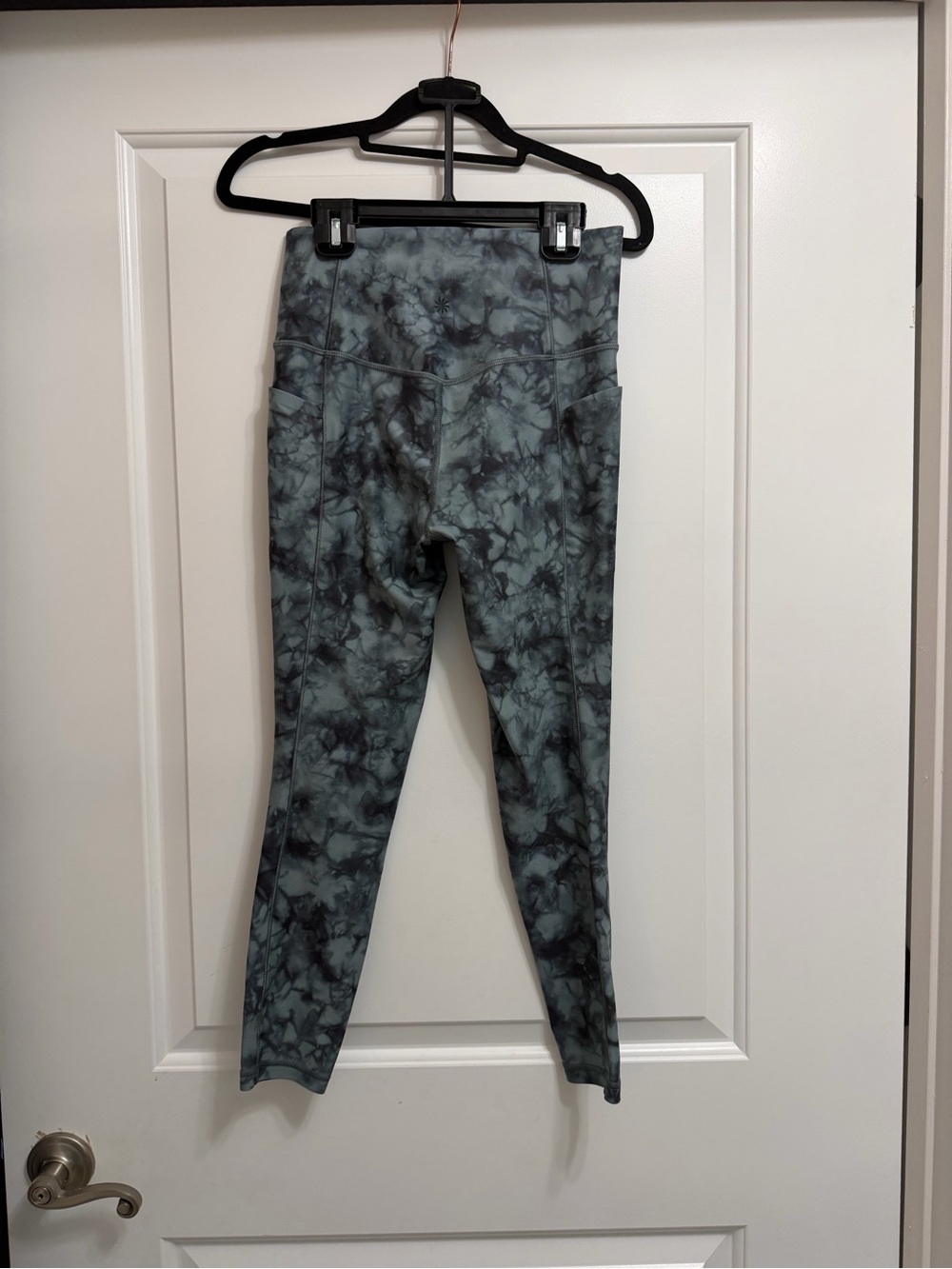 Athleta Powervita Salutation Stash Pocket II Leggings S Grey Cloud Tie Dye 7/8 - Picture 3 of 8